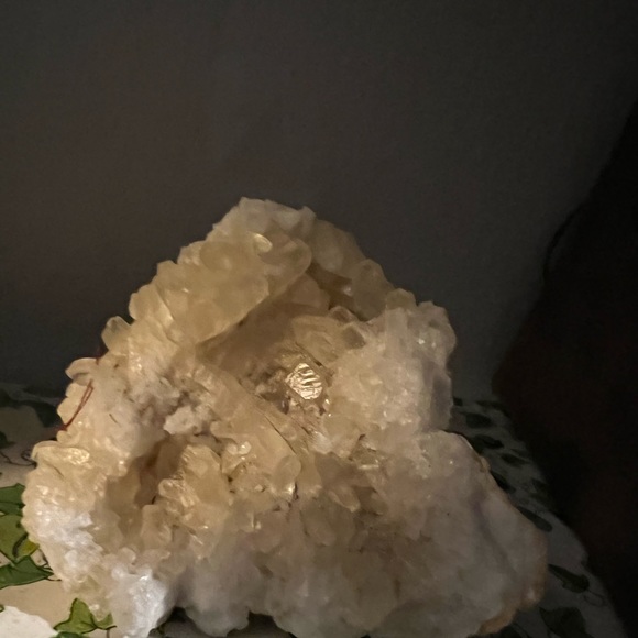 Quartz Crystal - Picture 14 of 16